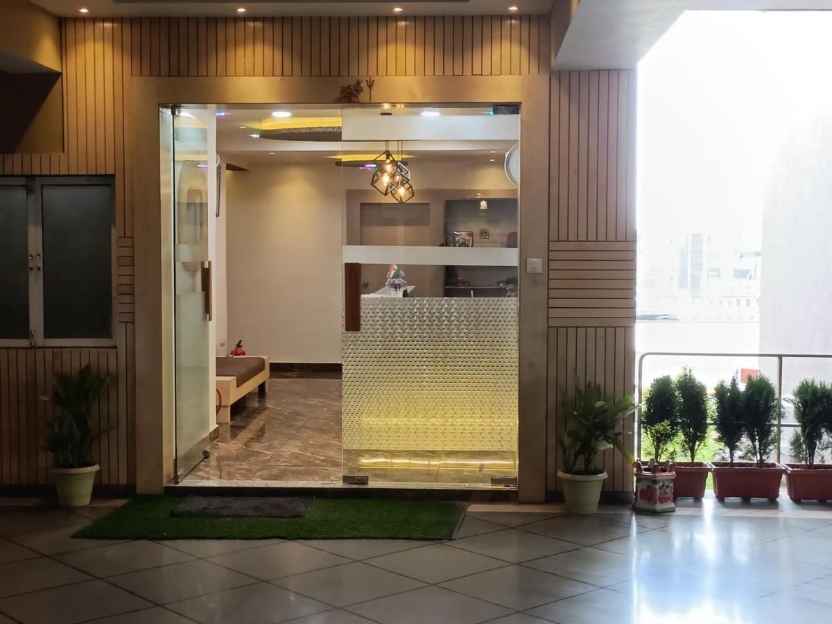 Fabhotel Symphony Grand Ahmedabad Buitenkant foto