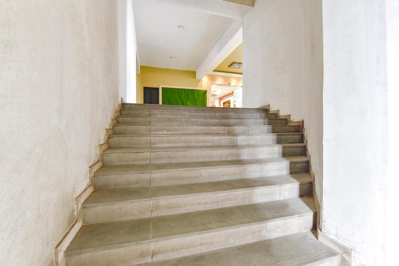 Fabhotel Symphony Grand Ahmedabad Buitenkant foto