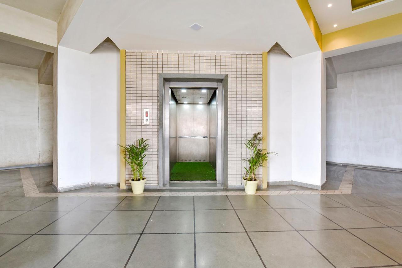 Fabhotel Symphony Grand Ahmedabad Buitenkant foto