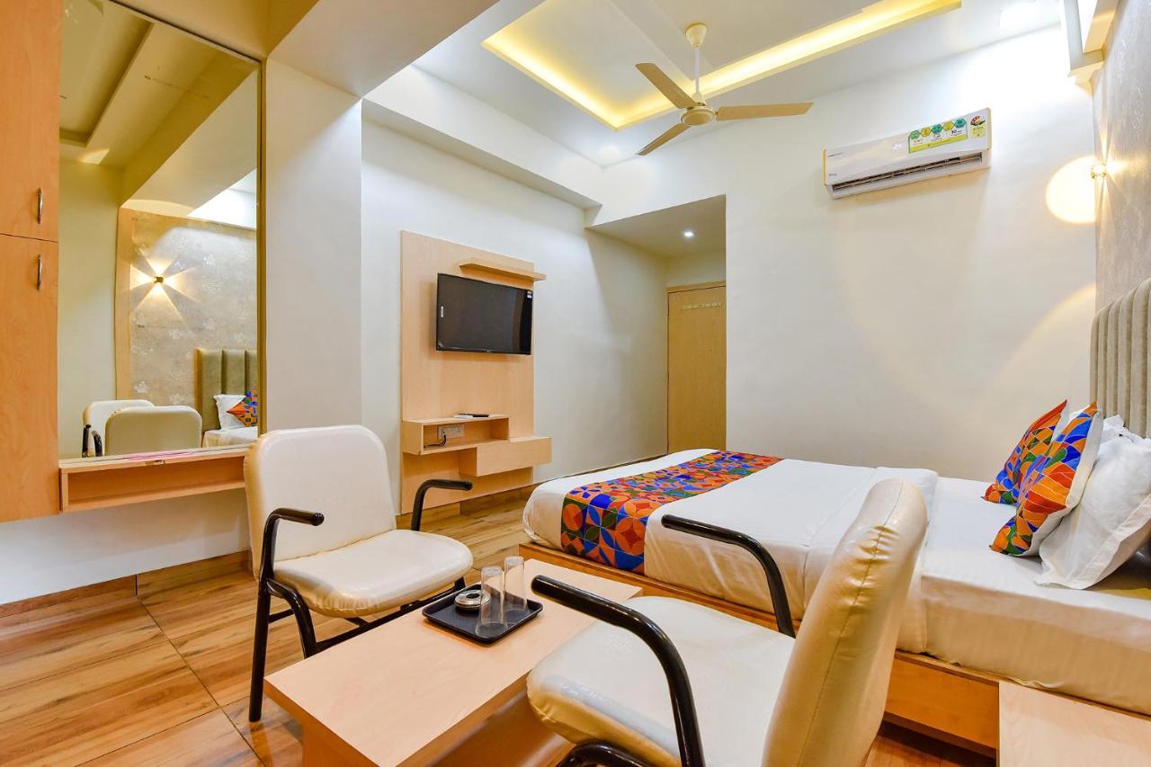 Fabhotel Symphony Grand Ahmedabad Buitenkant foto