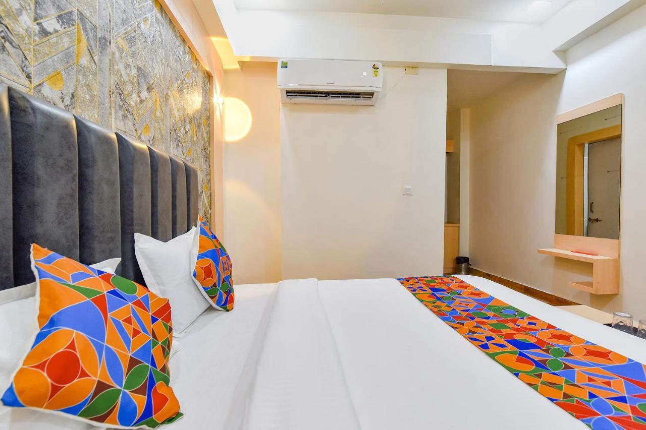 Fabhotel Symphony Grand Ahmedabad Buitenkant foto