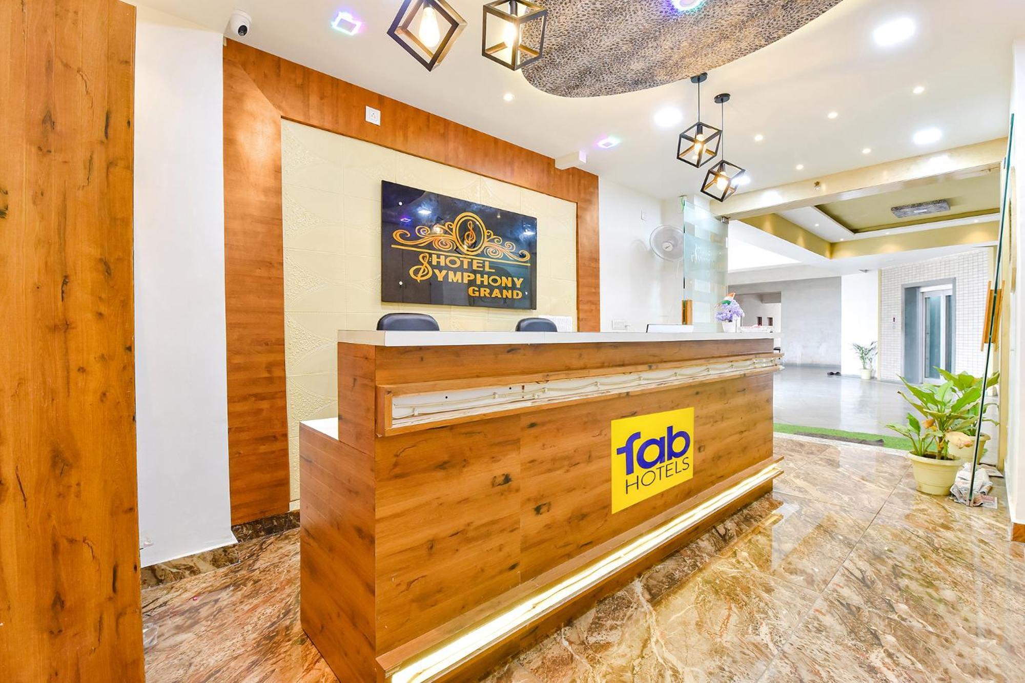Fabhotel Symphony Grand Ahmedabad Buitenkant foto
