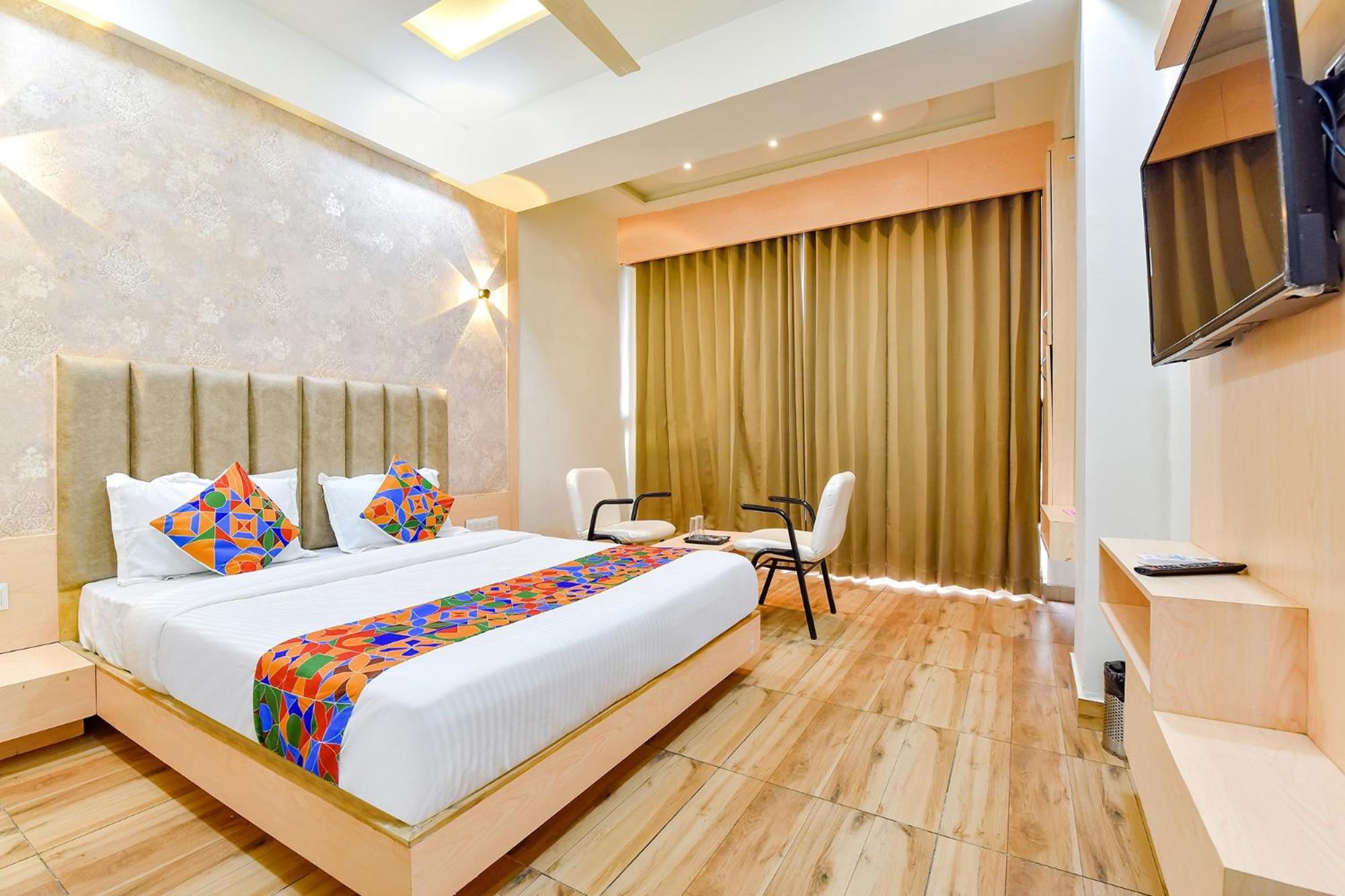 Fabhotel Symphony Grand Ahmedabad Buitenkant foto