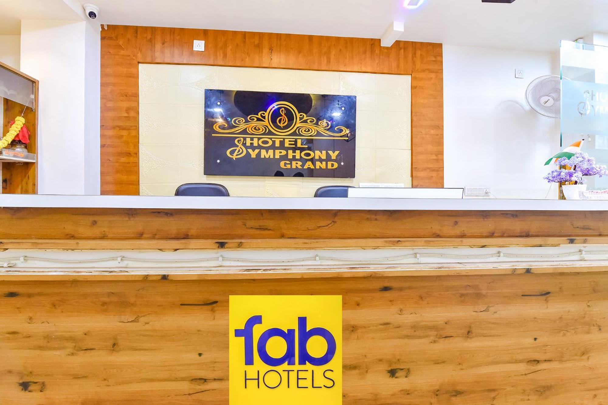 Fabhotel Symphony Grand Ahmedabad Buitenkant foto