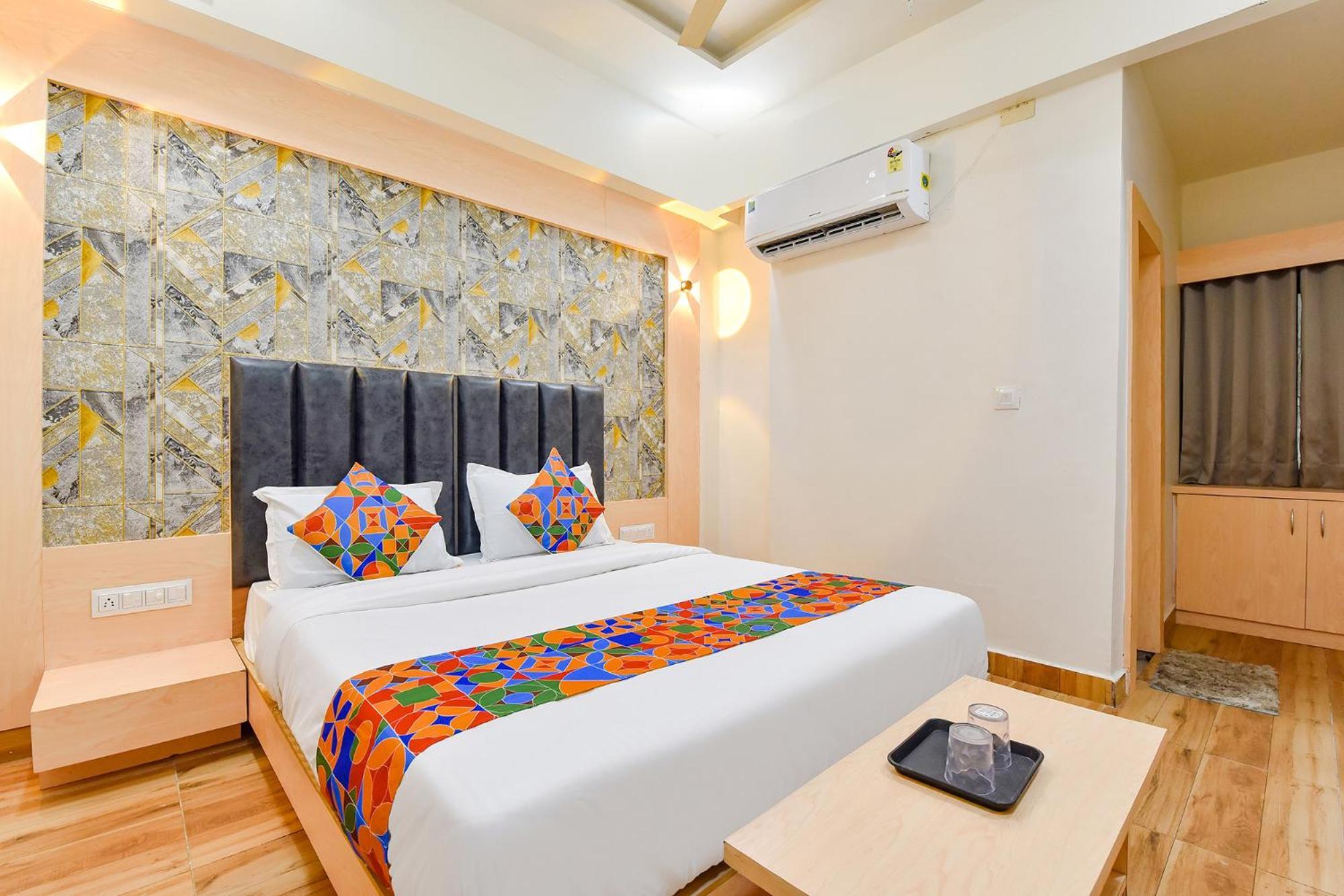 Fabhotel Symphony Grand Ahmedabad Buitenkant foto