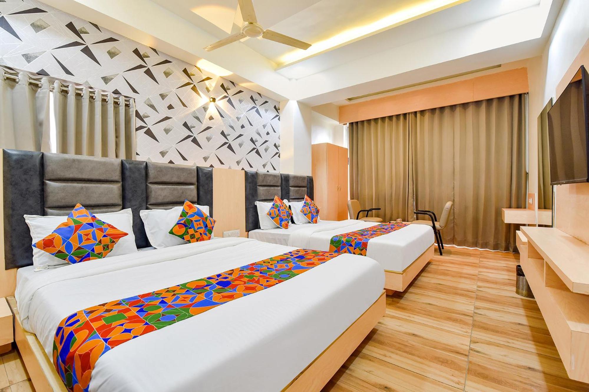 Fabhotel Symphony Grand Ahmedabad Buitenkant foto