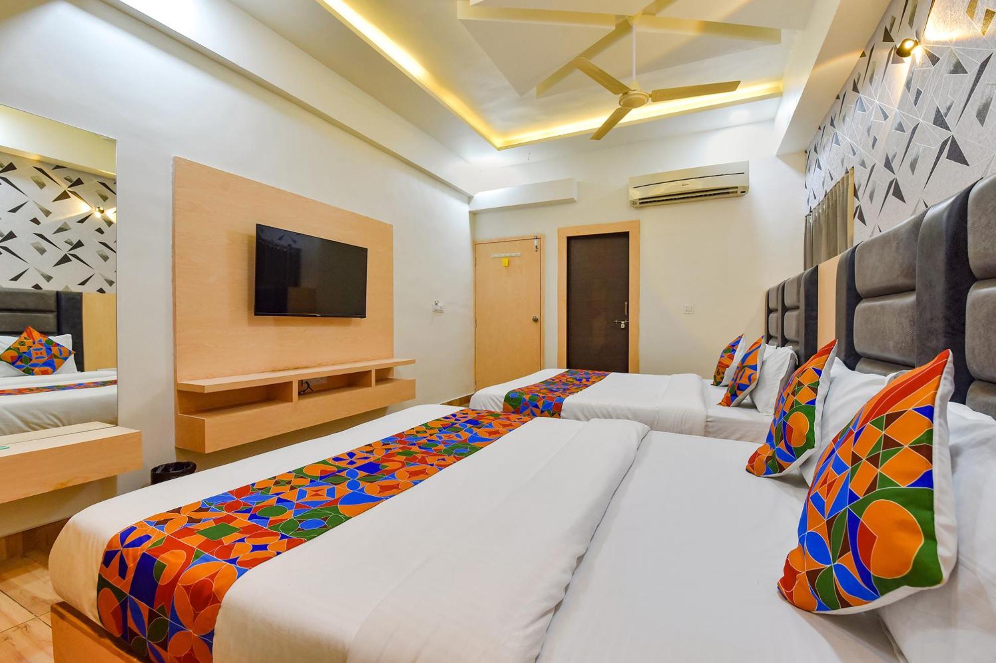 Fabhotel Symphony Grand Ahmedabad Buitenkant foto