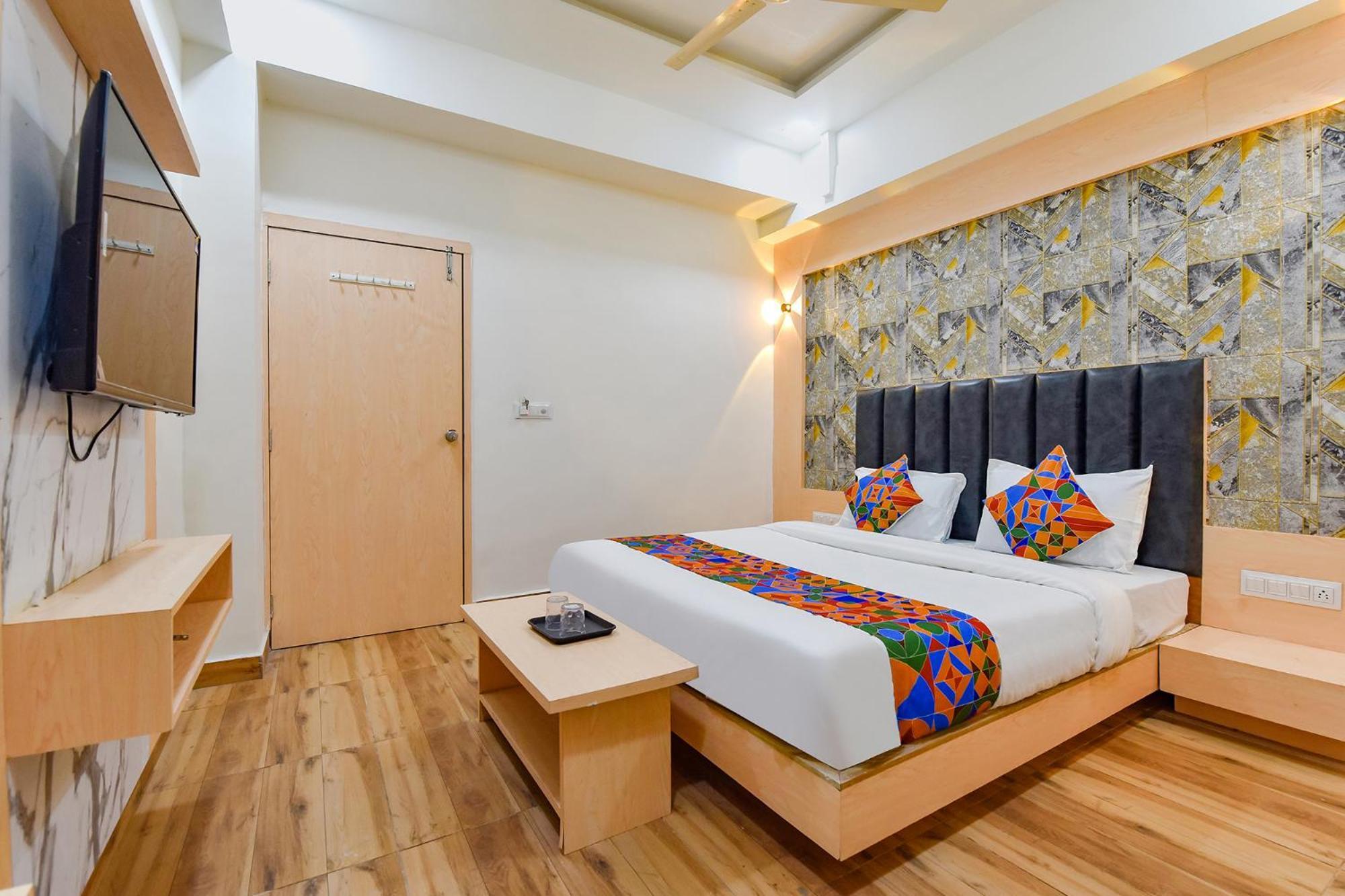 Fabhotel Symphony Grand Ahmedabad Buitenkant foto
