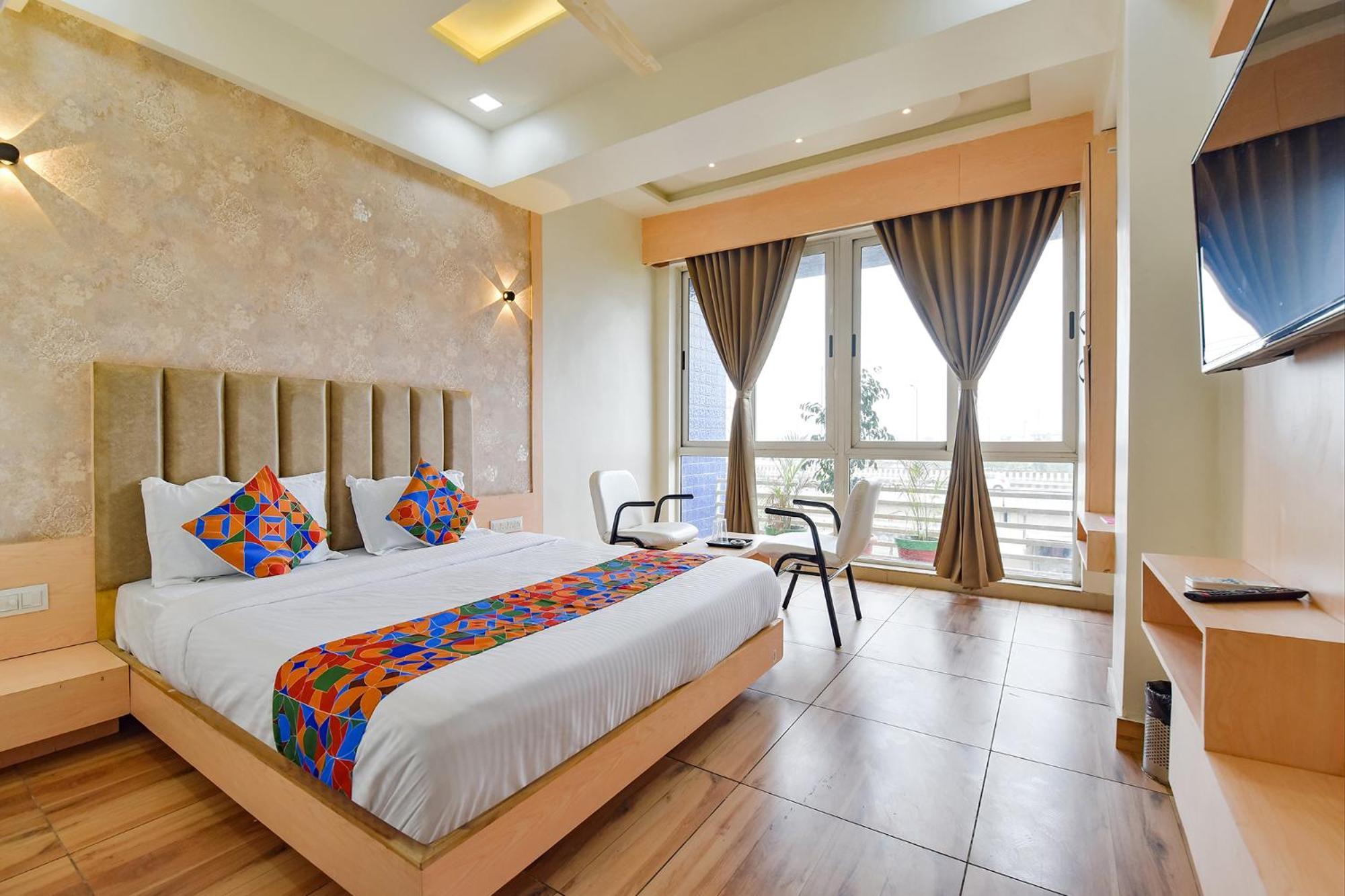 Fabhotel Symphony Grand Ahmedabad Buitenkant foto